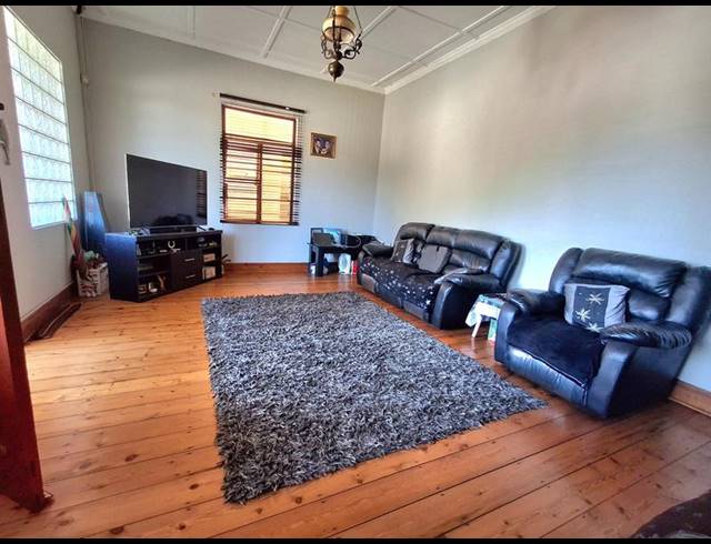 6 BEDROOM HOUSE FOR SALE IN DOONSIDE